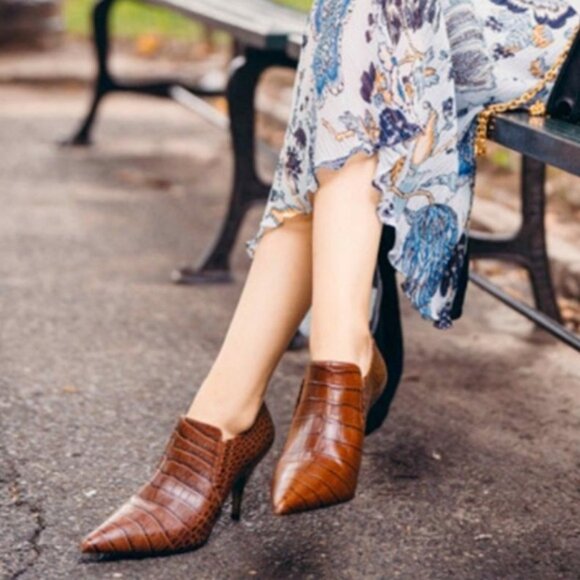 TORY BURCH Georgina BOOTIE Brown Crocodile Effect POINTY HEEL Size 9.5M - Picture 2 of 14